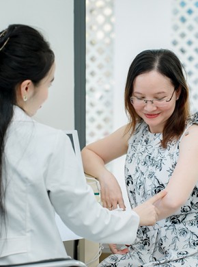 Chuyên Viên Trang Điểm